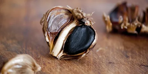 تصویر 3 از سیر سیاه مشهد با کیفیت یکنواخت و خواص بالا